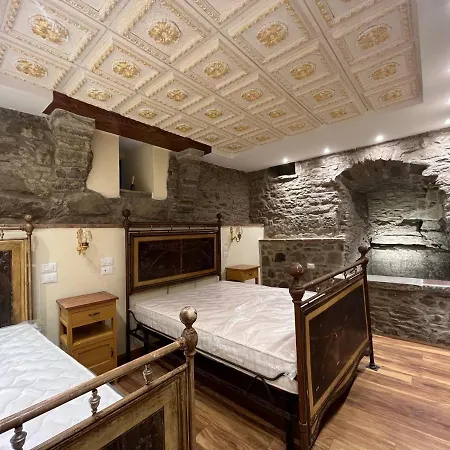 Appartamento - The House With Well And The Frescos Palace