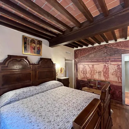 - The House With Well And The Frescos Palace Appartamento Cortona