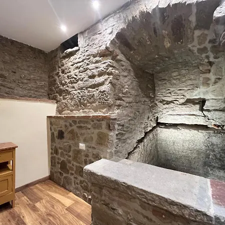 - The House With Well And The Frescos Palace Appartamento