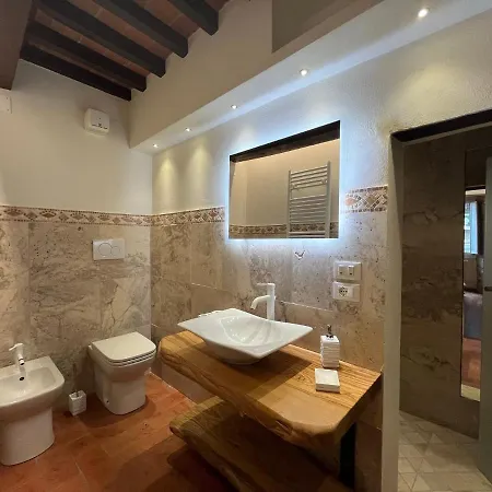 - The House With Well And The Frescos Palace *