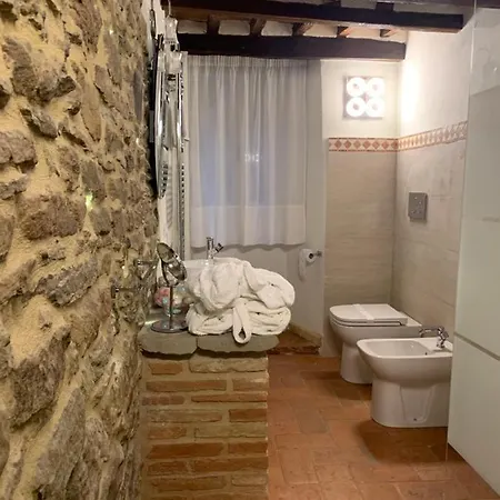 - The House With Well And The Frescos Palace